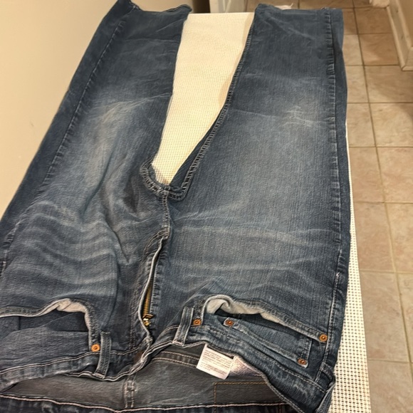 Very nice pair of men’s Levi Strauss jeans size 36X32 - Picture 3 of 8